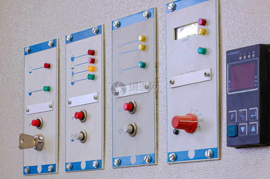 工业控制板的开关灯光指示器和电源图片