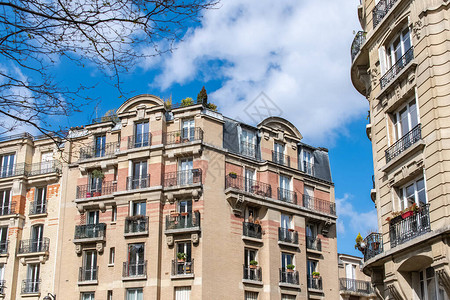 巴黎在蒙马特的漂亮建筑图片