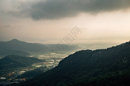 韩国仁川Goryeeosan山Jookseoksa寺的江图片