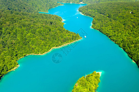 克罗地亚普利塔维茨湖泊公园湖的空中观高清图片