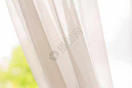 窗户上的窗帘窗帘拉开的窗户背景图片