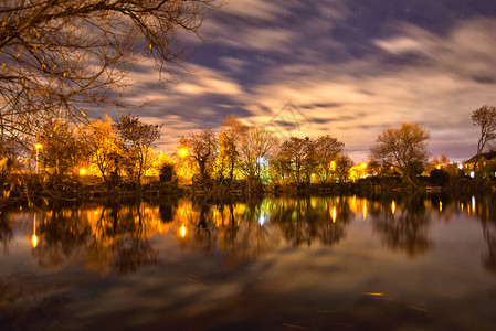渔湖夜景图片