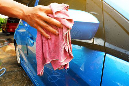 洗车和擦车清洁汽车图片