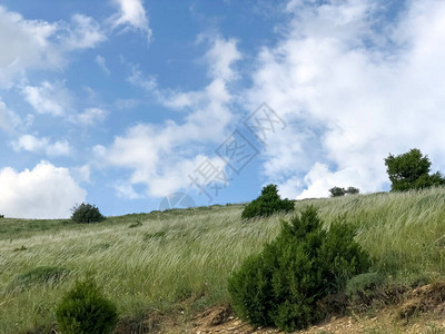 有山的风景有山和云的风景图片