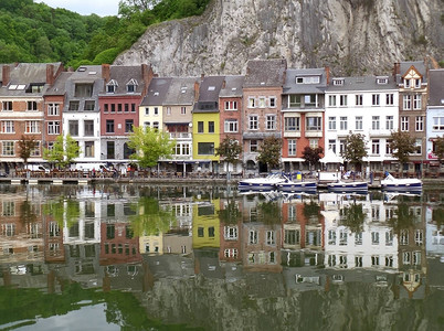 比利时瓦隆地区迪南特Meuse河一带多姿图片