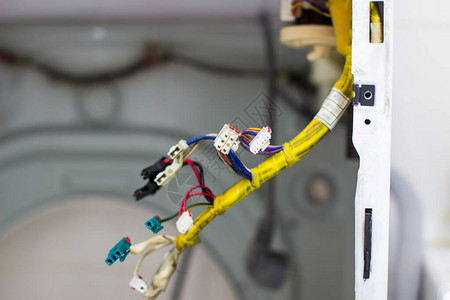 洗衣机维修电线插头连接图片