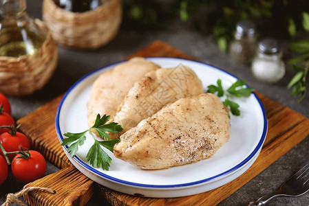 烤箱鸡胸肉健康食品图片