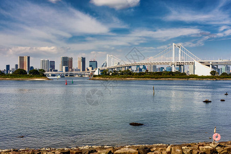 彩虹桥和东京市风景图片