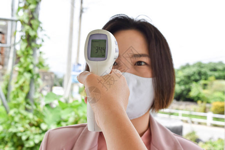 手持红外线前额温度计到温度图片