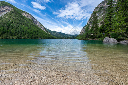 山中湖的夏季景观图片