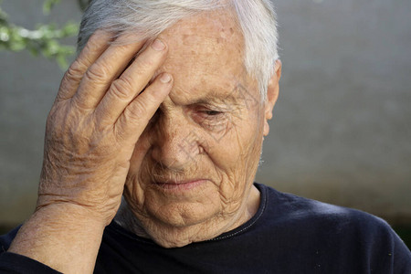 头痛抑郁症或阿尔茨海默氏病的症状是脑痛抑郁症图片