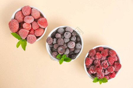 冻蓝莓草莓和草莓图片