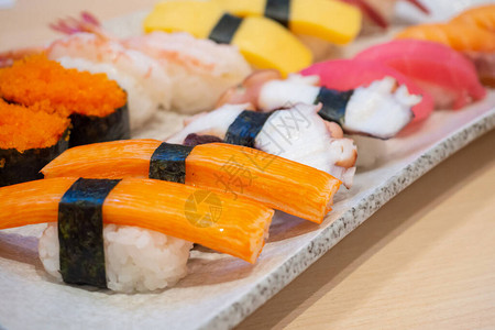 日本寿司生图片