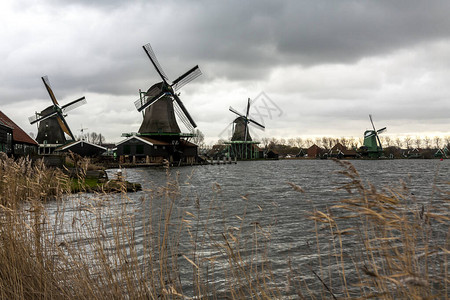 荷兰ZaanseSchans村的风车图片