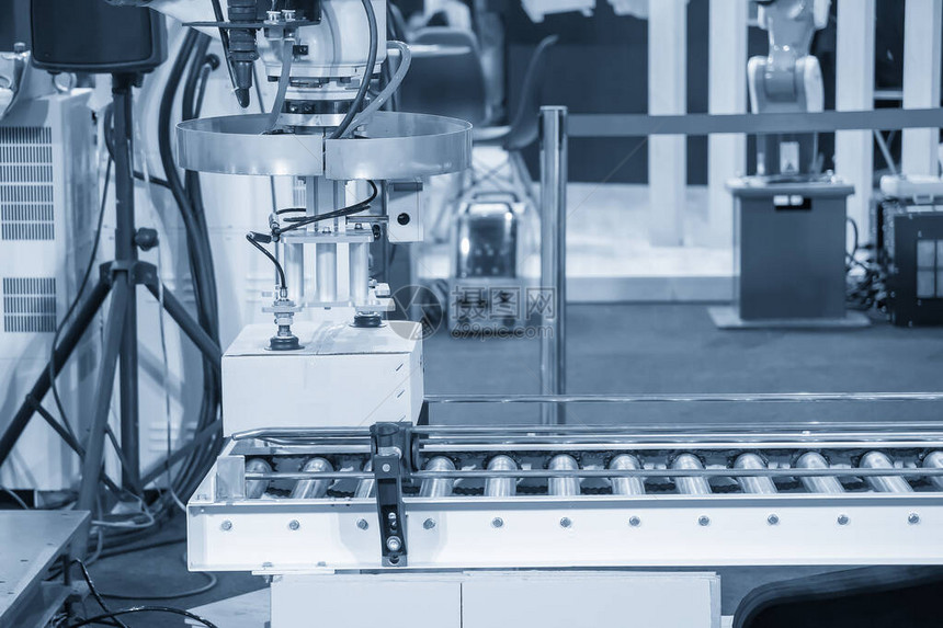 机器人系统的高科技材料处理过程自动气机械臂在生产线图片