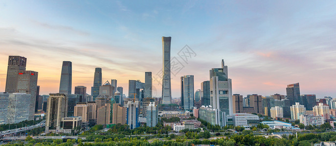 夕阳下的北京国贸cbd中国尊图片