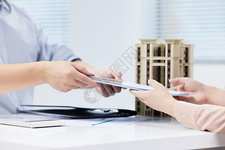 服务客户素材客户与房产中介签约买房背景