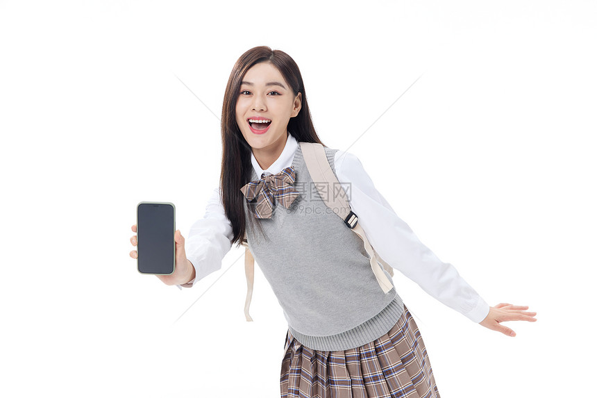 女学生拿着手机开心展示图片