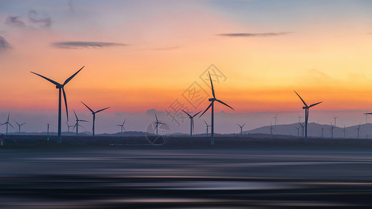 新能源福建平潭海边的风力发电厂图片