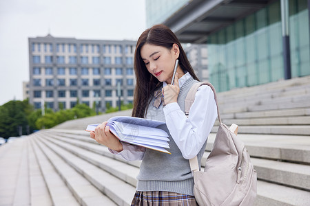 穿校服的美女学生形象高清图片