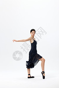 跳现代舞的女性舞者背景图片