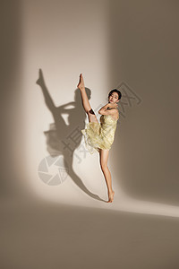 优雅的复古舞者舞蹈形象图片