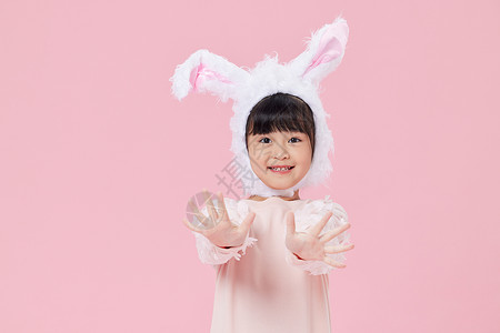 兔年服装拍摄活力元气兔耳朵女孩背景