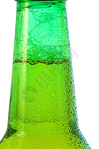 绿色玻璃瓶子颈部被水图片