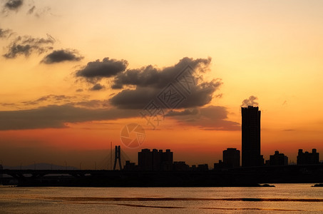 城市天际线日落背景戏剧化在台北背景图片