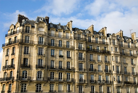法国巴黎塞纳河附近一座巴黎公寓图片