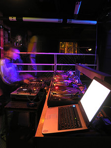 DJ和音乐设备背景图片
