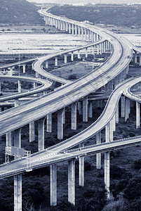 白天的高速公路城市图片