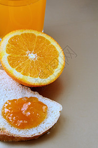 橙子果汁和吐司加橙红图片