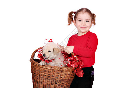 提着篮子和小狗的小女孩图片