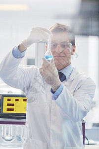 代表化学教育和医学概念的明亮实验室研究图片