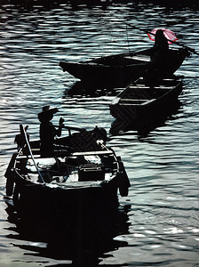 在阿伯丁香港的乘船者配图片