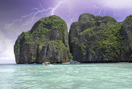 雷雨逼近泰国岛屿图片