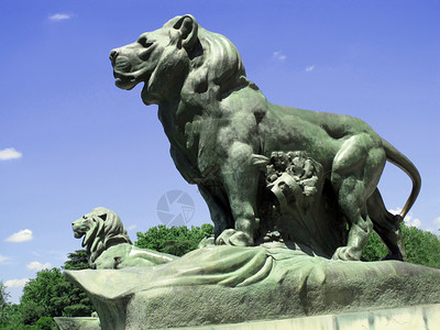 两座狮子雕像图片