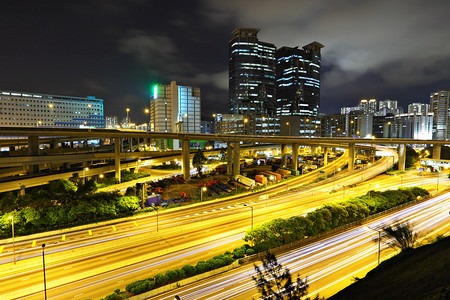 夜间城市交通图片