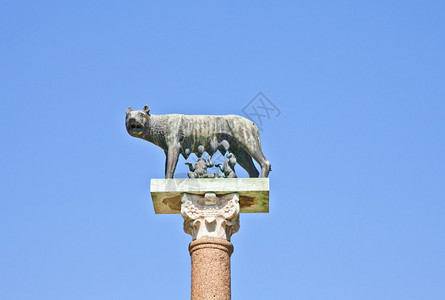 Romulus和Remus是罗马传统基础神话的图片