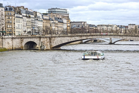 法国巴黎的塞纳河图片
