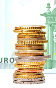 欧元硬币和欧元纸币图片