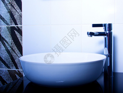现代式浴室水槽和固定装图片