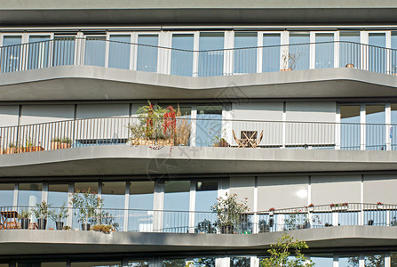 柏林一些有弯曲阳台的背景图片