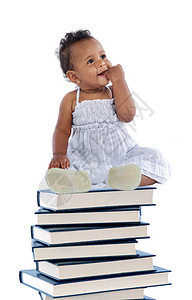 书上可爱的宝贝在白背图片