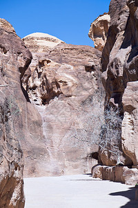 约旦佩特拉Siq峡谷上图片