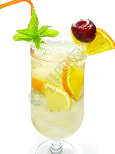 水果柠檬水冷饮加冰和薄荷图片