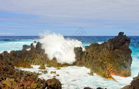 夏威夷大岛北海岸的海浪图片