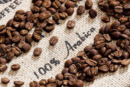 咖啡豆的静物图片