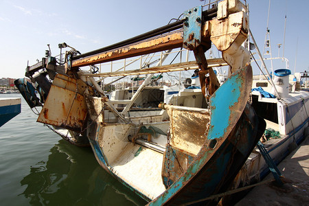 渔船和渔网收集系统图片